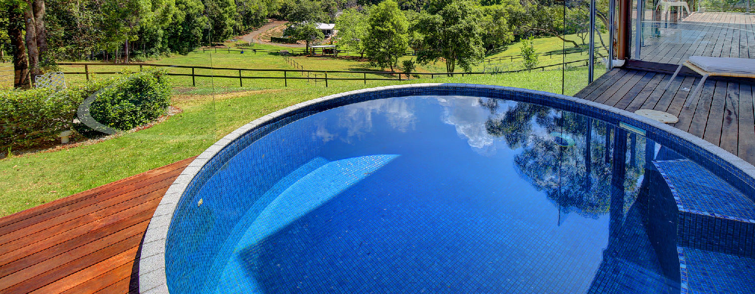 circular plunge pool country